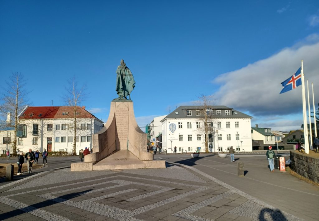 Leifur Eiríksson, back view