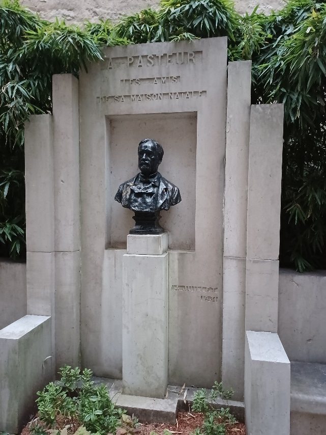 Bust of Louis Pasteur, Dole