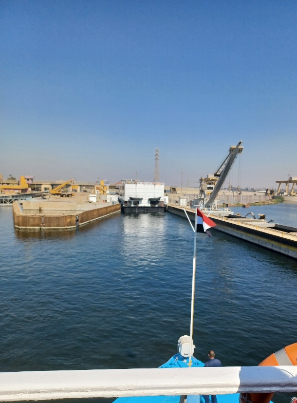 Approaching the lock at Esna