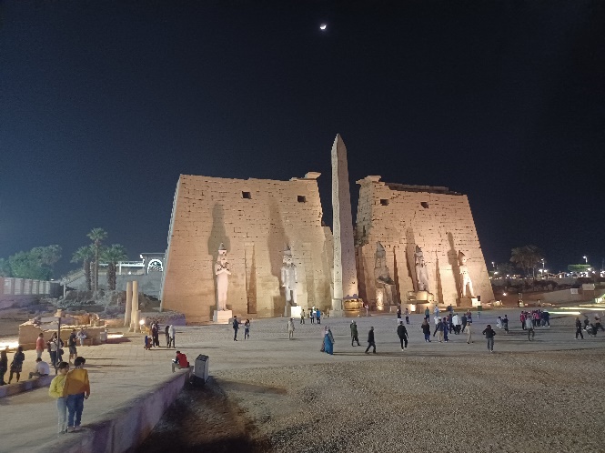  Luxor Temple