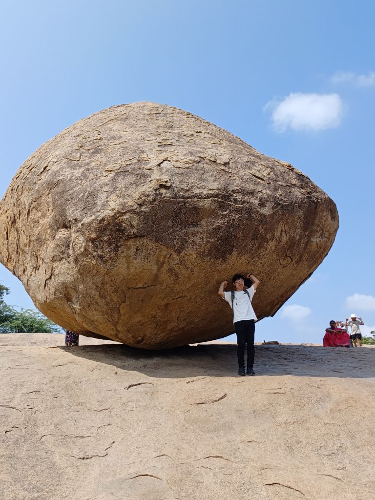 Krishna's Butter Ball, Mammalapuram