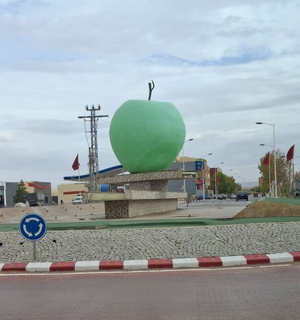 Midelt, centre for apple growing, High Atlas