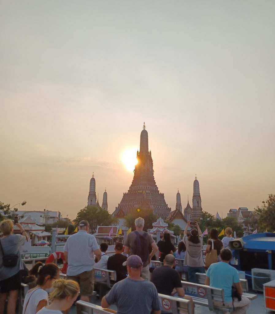 Wat Arun at sunset, Bangkok