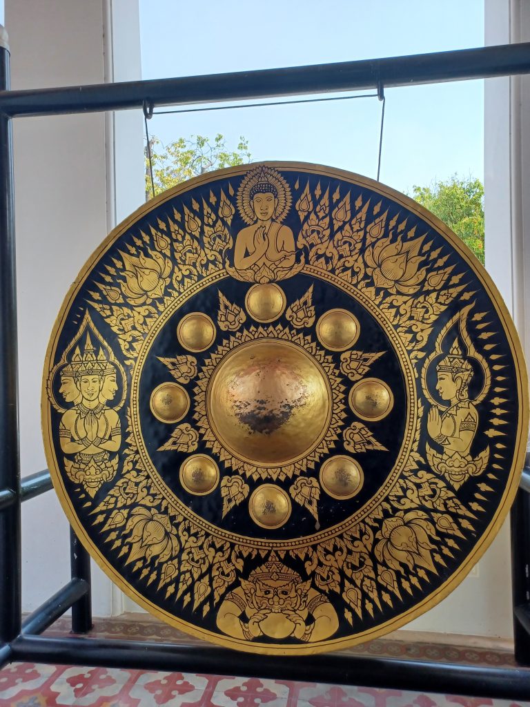 Gong outside Ordination Hall, Wat Arun