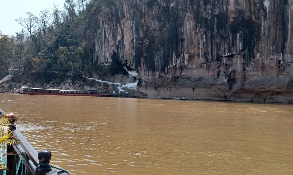 Pak Ou Cave entrance