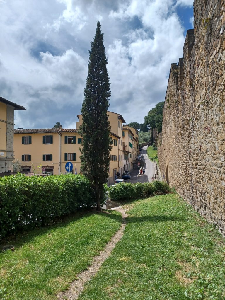 Alongside the medieval walls. Porta San Miniato: middle right