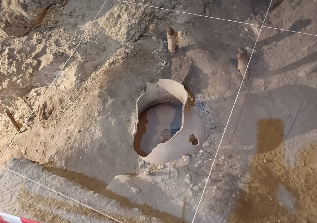 Wine vessel, Areni Cave