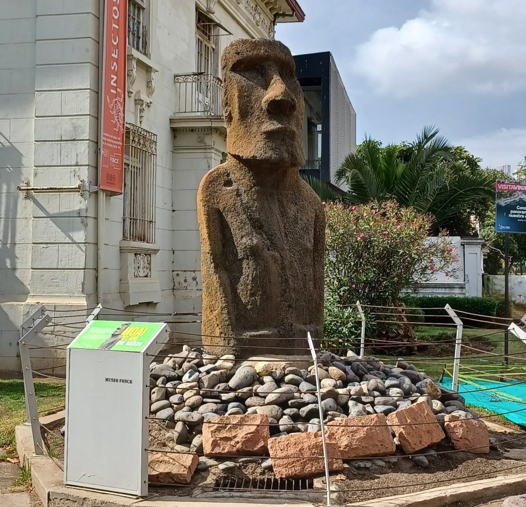 Moai statue, Viña del Mar