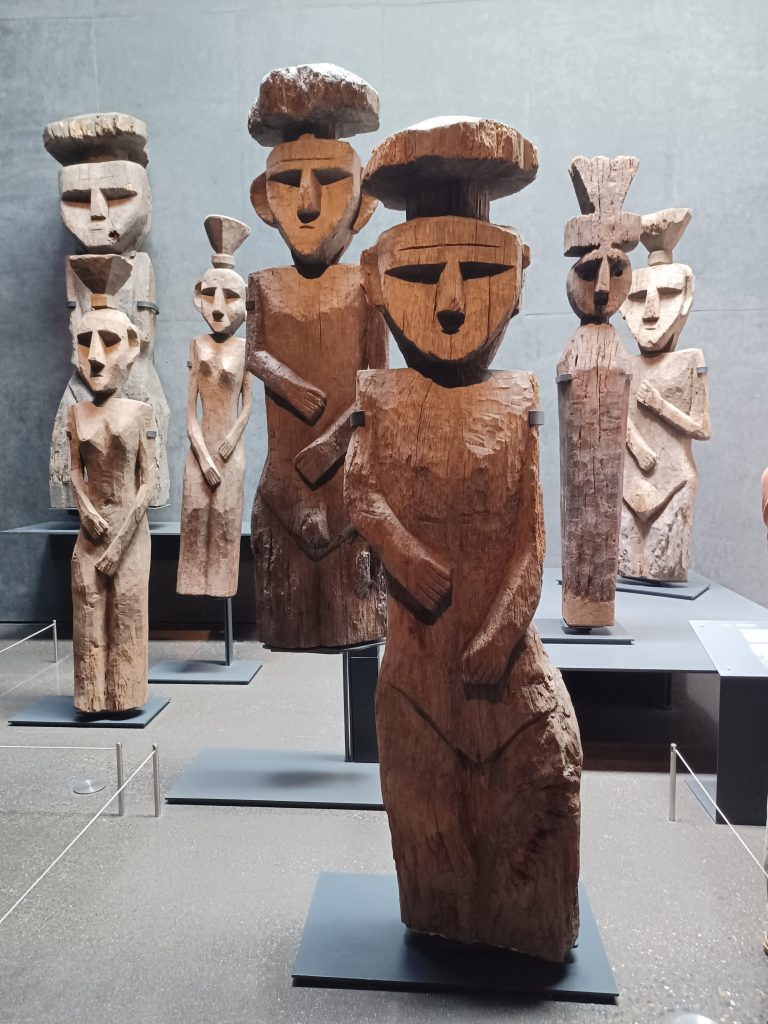 Mapuche statues, Museum of Pre-Columbian Art