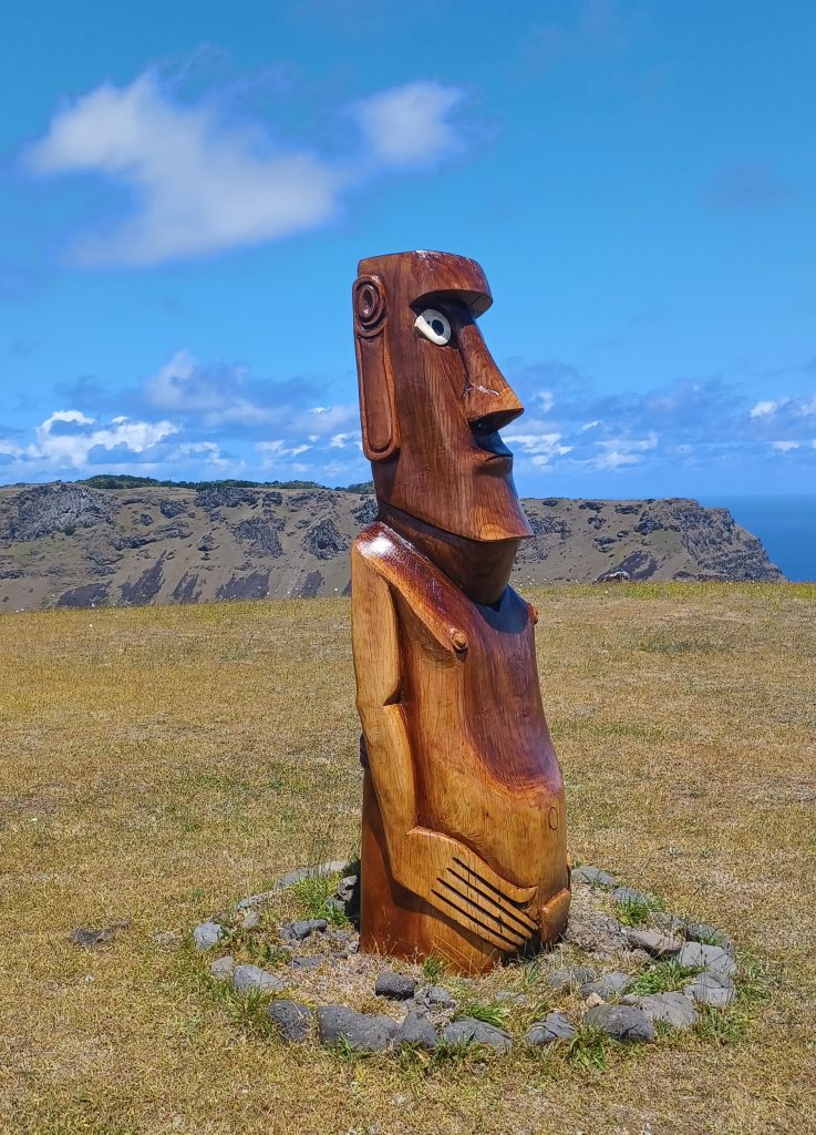 Hoa Hakanania’a, wooden copy, Orongo