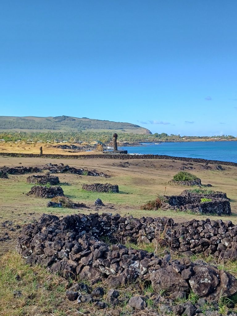 Foundations of old houses, Tahai