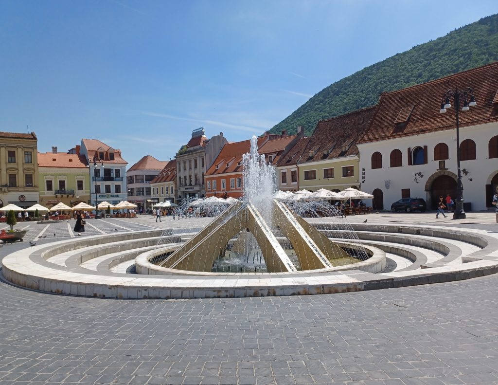 Fountain, Piata Sfatalui , Braşov