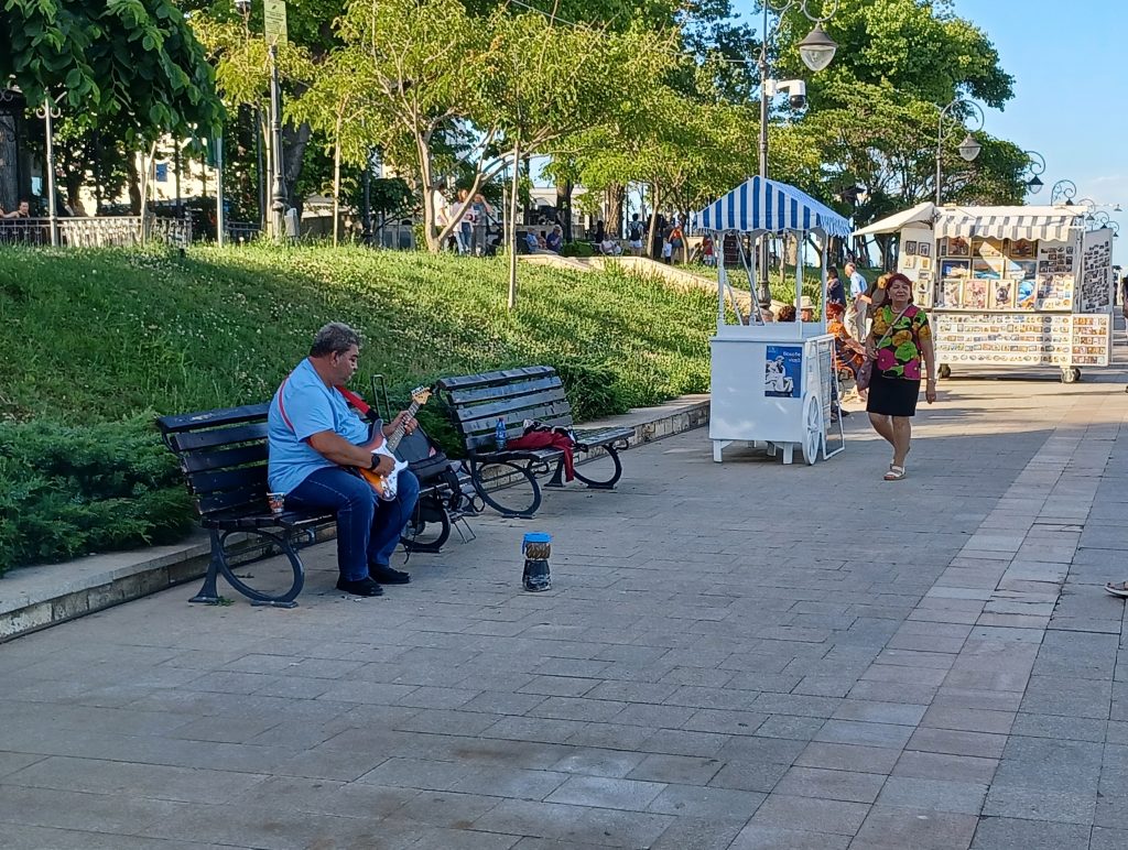 Musicians on the esplanade, Constanta