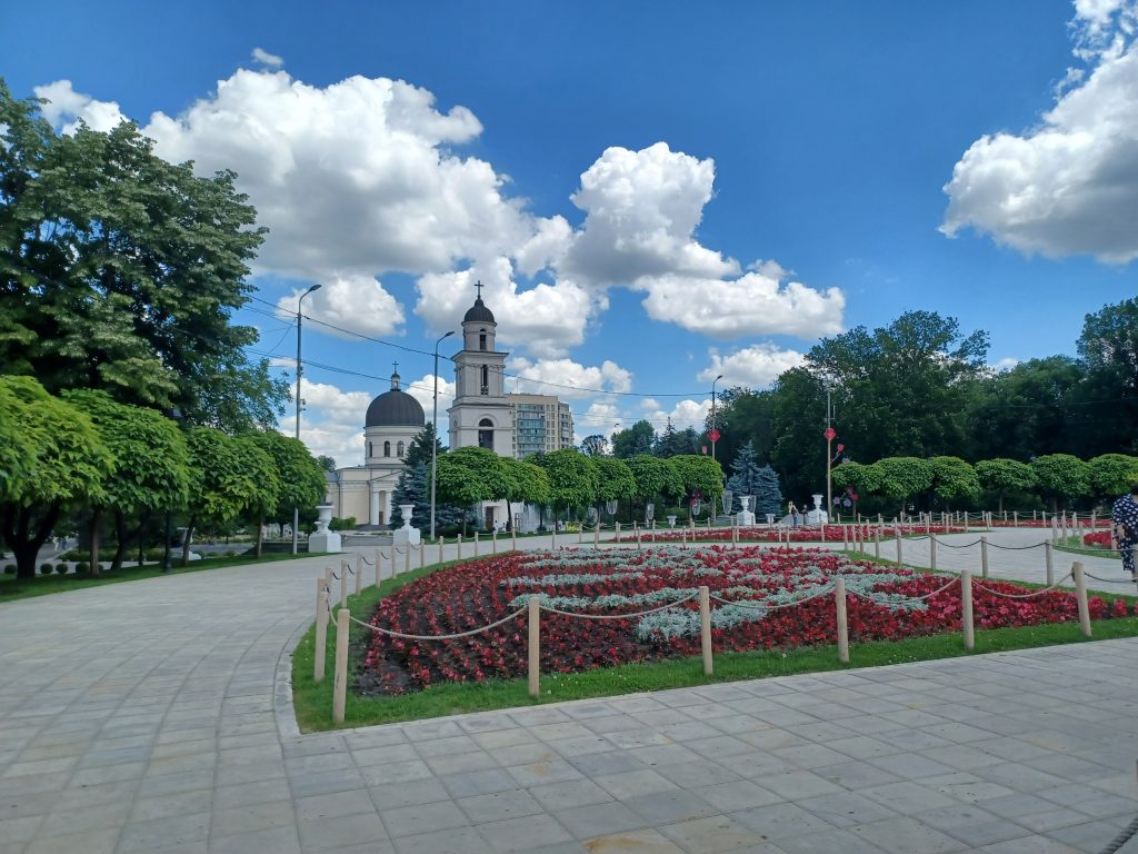 Flower borders, Chisinau