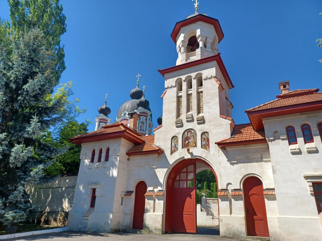 Entrance, Curci Monastery