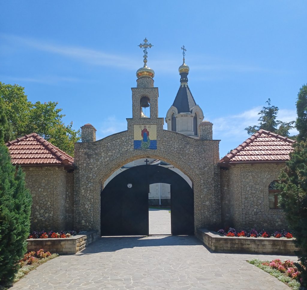 Gateway, Monastery, Orheuil Vechi